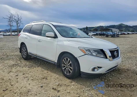 2015 Nissan Pathfinder S z USA, uszkodzony, nr VIN 5N1AR2MN6FC662888